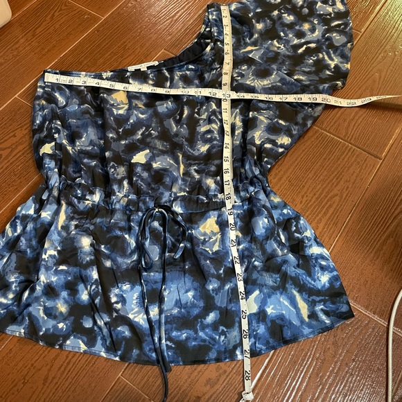 Collective Concepts Blue Floral One Shoulder top Size LG tie waist short sleeve - Picture 8 of 15